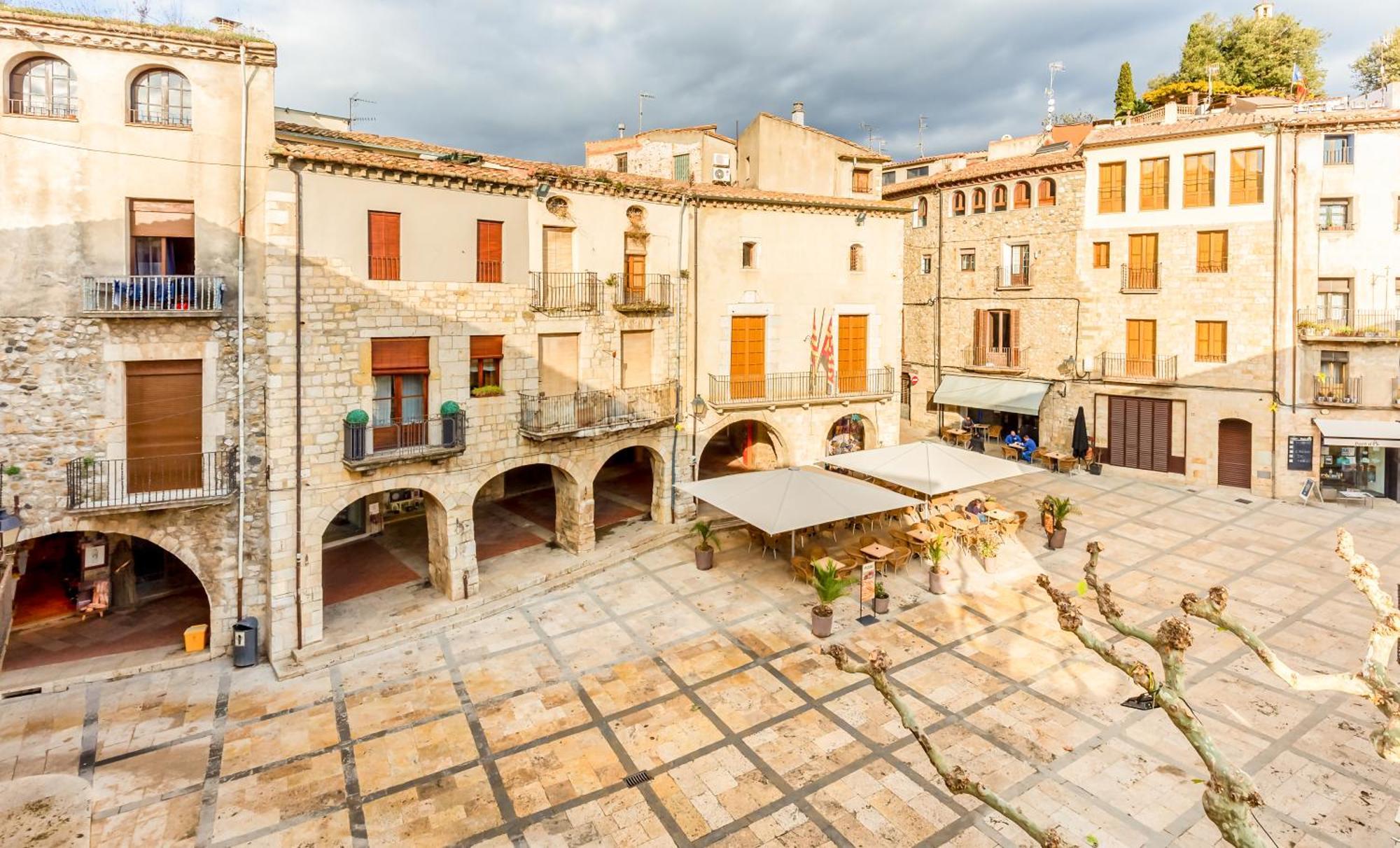 Can Cintet 1 Apartamento En La Plaza De Besalú Екстериор снимка