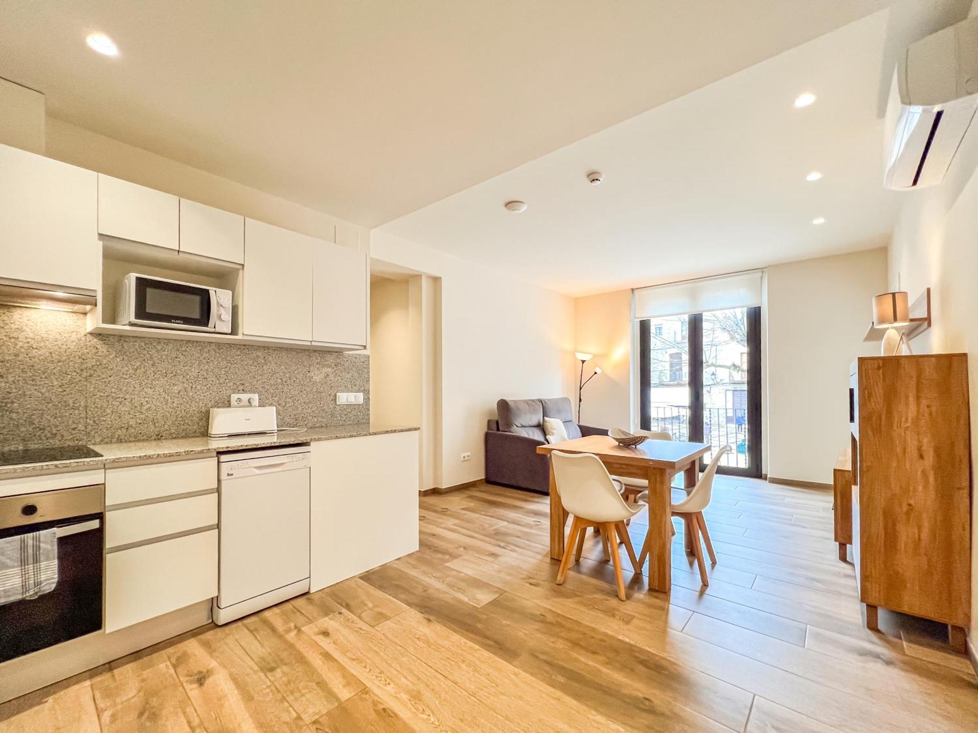 Can Cintet 1 Apartamento En La Plaza De Besalú Екстериор снимка